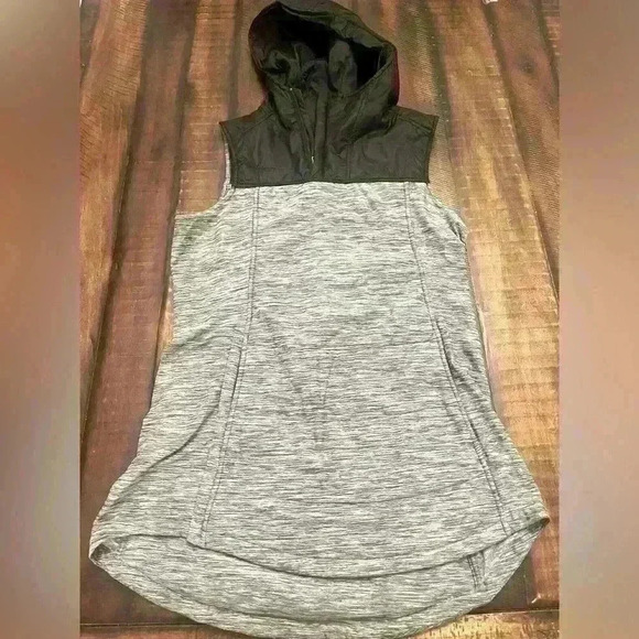 Size M North Face flash dry quart zip hooded “tunic/vest” - Picture 1 of 6